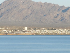 uitzicht op de stad vanaf Lake Havasu | Lake Havasu City